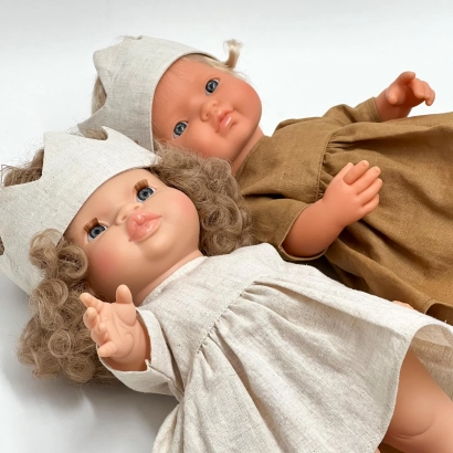 Przytullale Sukienka lniana beżowa dla lalek Miniland 38cm