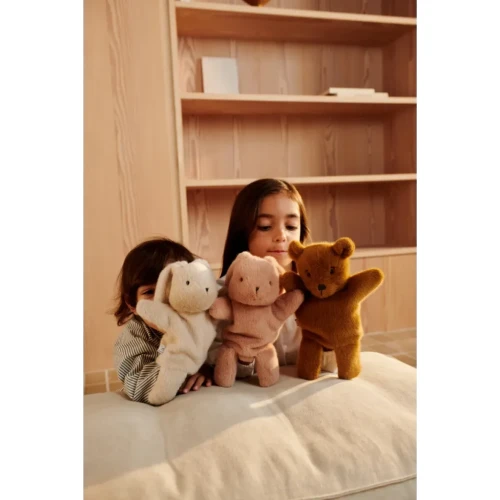 Miś pacynka Liewood Honor Bear hand puppet