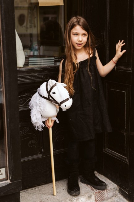 Astrup koń na kiju biały MGL1207