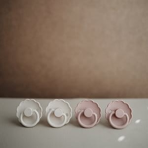 Frigg Daisy Kauczuk Biscuit - size 2