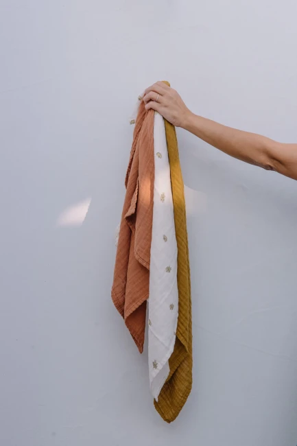 Mały otulacz Studio Boheme Doudou le petit - caramel