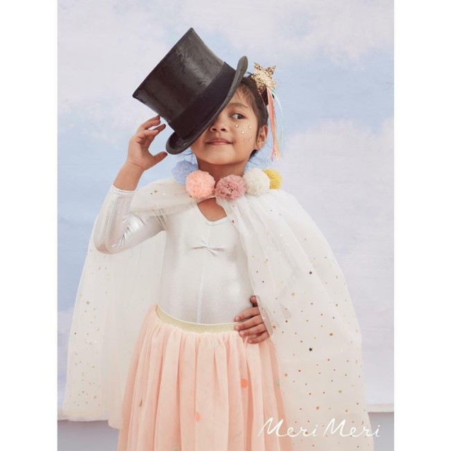 Meri Meri peleryna z pomponami M215011