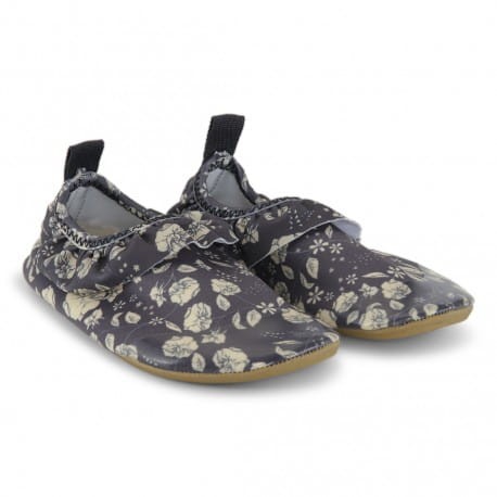 konges slojd manuca-frill-swim-shoes-blossom-magnet.jpg