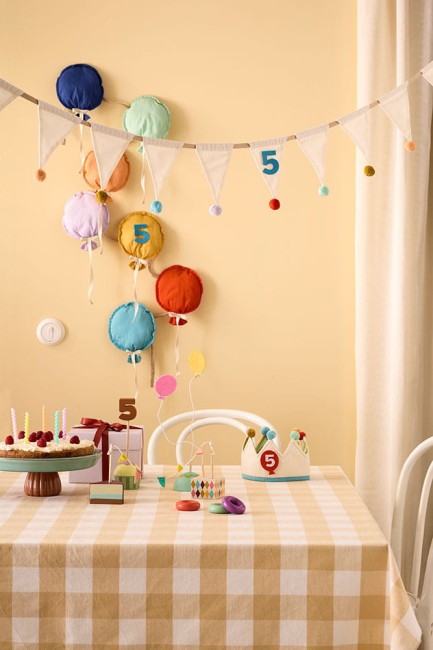 Kid's Concept - urodzinowa girlanda z balonów