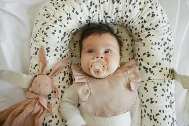 Elodie Details - Smoczek silikonowy Binky Bloom - 3 m+, Powder Pink