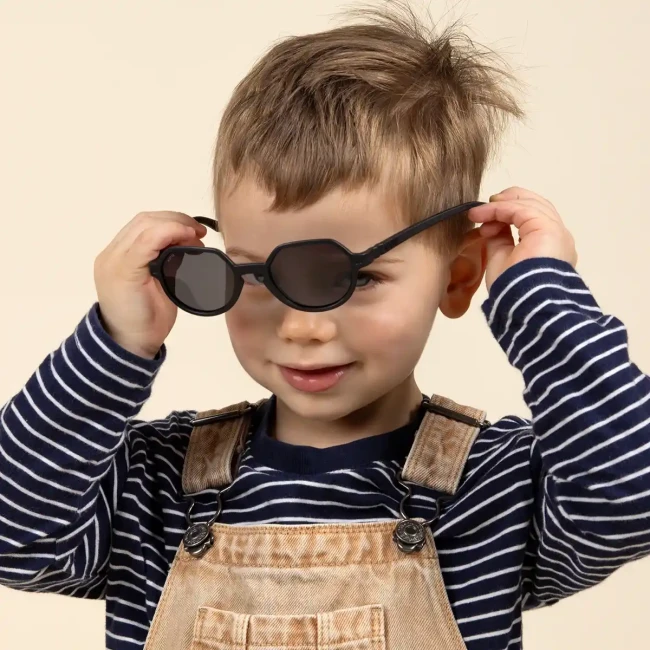 pol_pl_Ki-ET-LA-Okulary-przeciwsloneczne-OoZZ-2-4-Black-1412_8.webp