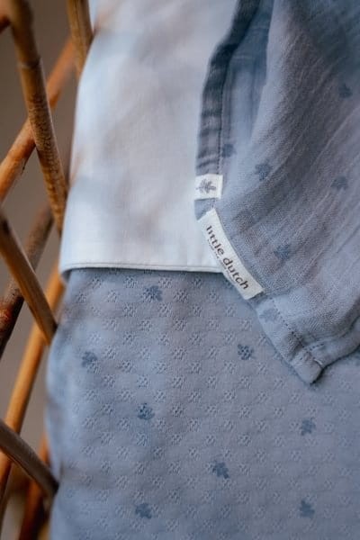 pol_pl_Little-Dutch-Letni-kocyk-muslinowy-100-x-70cm-Pure-Denim-Blue-5599_9.jpg