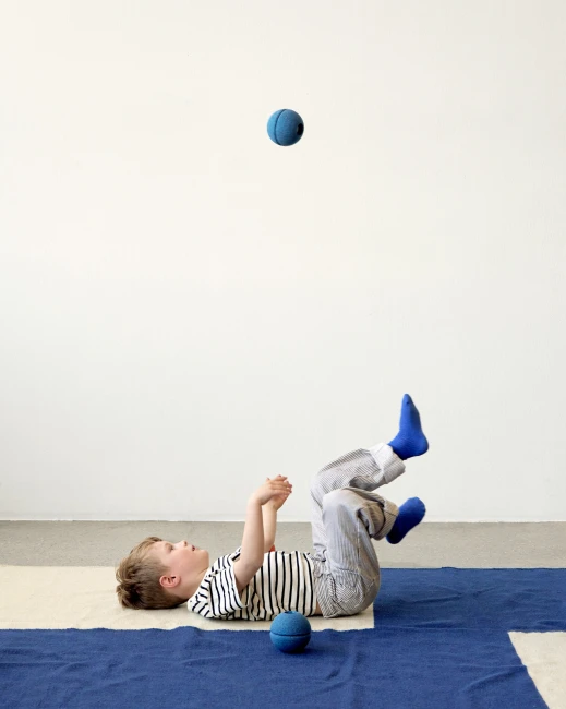 MODU - Foam Ball piłka piankowa, deep blue / sky blue