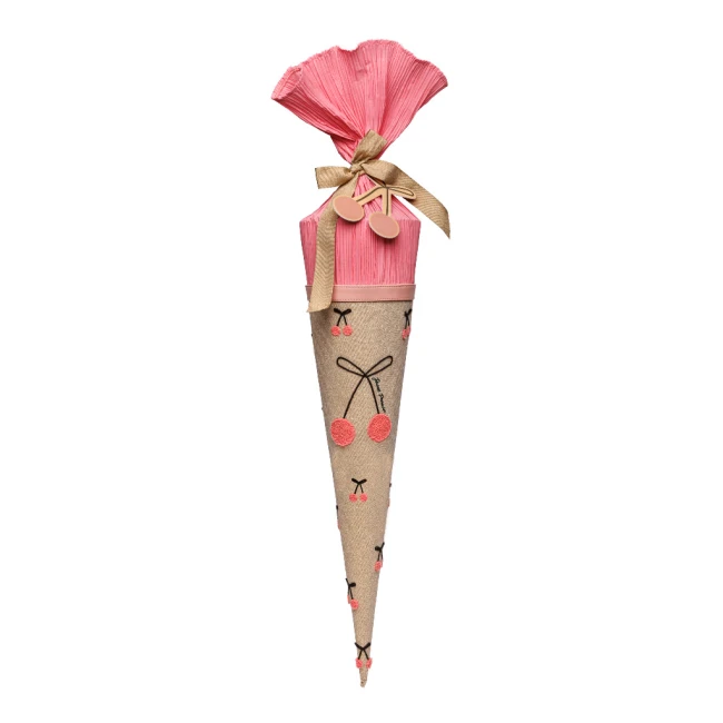 jeune premier Schultüte - Cherry Pompon.jpg