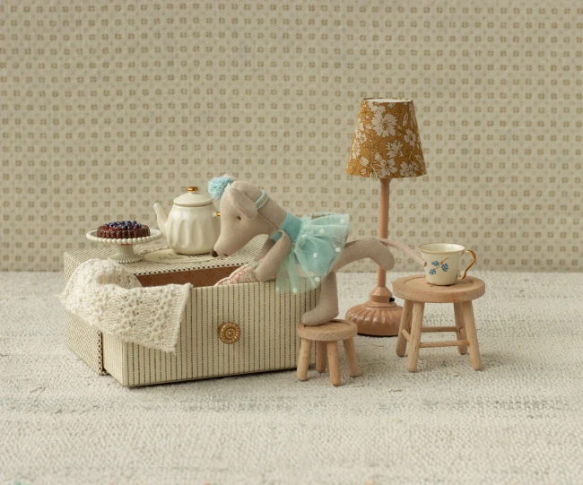 dance-mouse-in-daybed-little-sister.webp