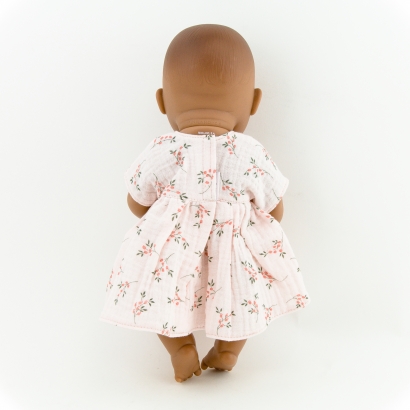 Przytullale muślinowa sukienka dla lalki Miniland 32 - gałązki na różowym tle